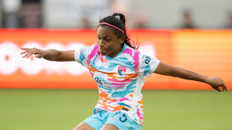 San Diego Wave FC defender Perele Morroni (75) passes during an NWSL soccer match against the Angel City FC in Los Angeles, Sunday, March 16, 2025. (Kyusung Gong/AP)