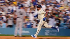 Muncy powers Dodgers with seven RBIs in rout of Yankees