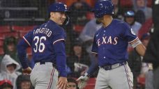 MLB Roundup: Rangers’ bats come alive with new coach Boone in dugout, beating Red Sox