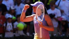 Swiatek, Sabalenka sweep through third round at French Open