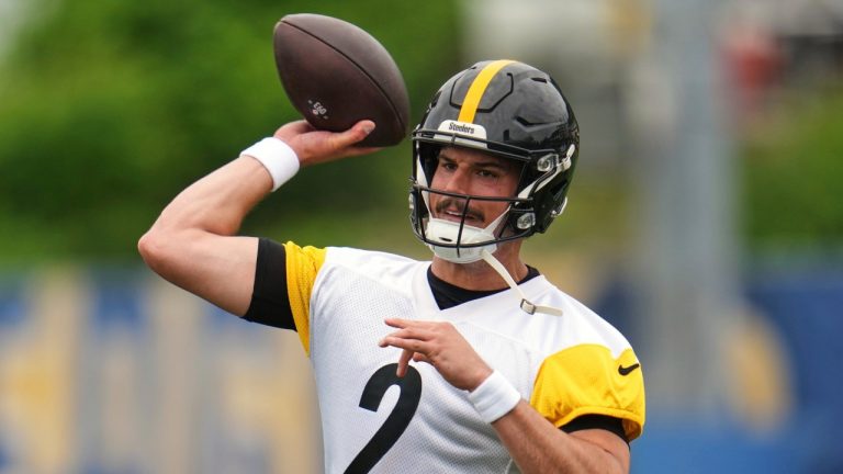 Pittsburgh Steelers quarterback Mason Rudolph throws a pass during NFL football practice in Pittsburgh, Tuesday, May 27, 2025. (Gene J. Puskar/AP)