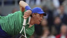 Sinner beats Rinderknech at French Open for 15th straight Grand Slam win