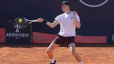 Sinner ‘not naming names’ for messages he did and didn’t receive during ban