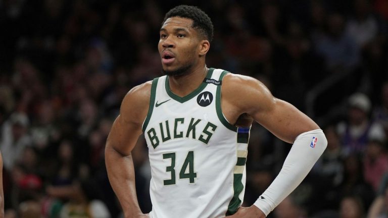 Milwaukee Bucks forward Giannis Antetokounmpo (34) during the second half of an NBA basketball game against the Phoenix Suns, Monday, March 24, 2025, in Phoenix. (Rick Scuteri/AP)