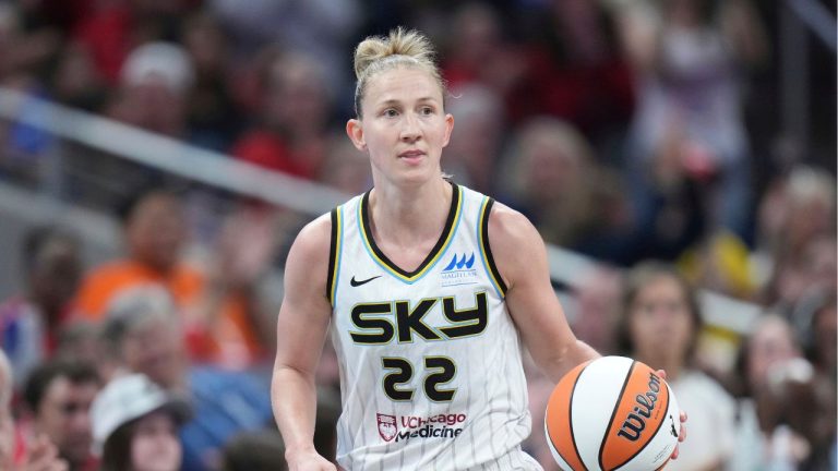 Chicago Sky guard Courtney Vandersloot (22) in action during a WNBA basketball game against the Indiana Fever in Indianapolis, Saturday, May 17, 2025. (AJ Mast/AP)