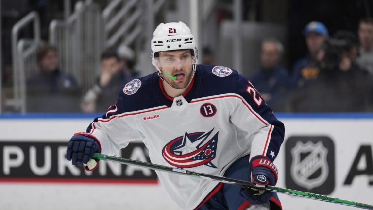 Columbus Blue Jackets' James van Riemsdyk (21) in action during the third period of an NHL hockey game against the St. Louis Blues Saturday, Jan. 11, 2025, in St. Louis. (Jeff Roberson/AP Photo)