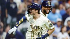 MLB Roundup: Brewers beat Cubs to take top spot in NL Central