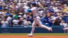 Ohtani homers in 5th straight game, Freeman hits walk-off single as Dodgers beat Twins 