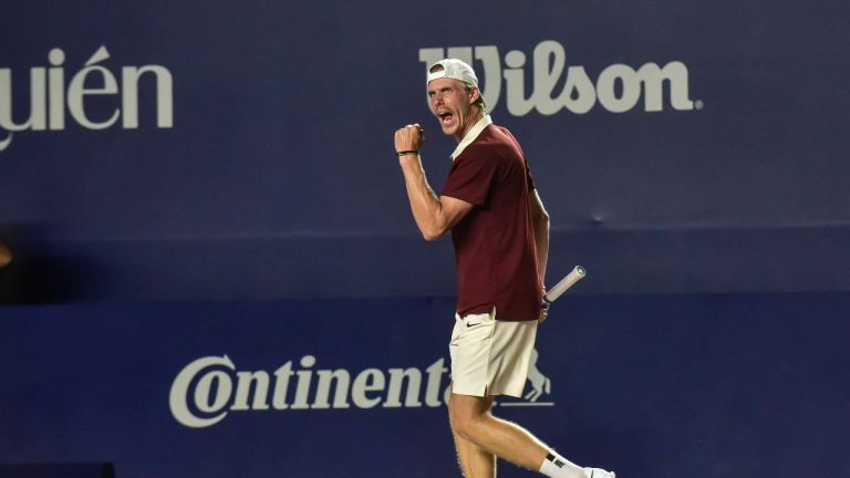 Denis Shapovalov of Canada defeated seventh-seeded American Aleksandar Kovacevic 6-4, 6-2 to win the ATP 250 event at the Cabo Sports Complex. (IMAGENSHOP AGENCIA FOTOGRAFICA)