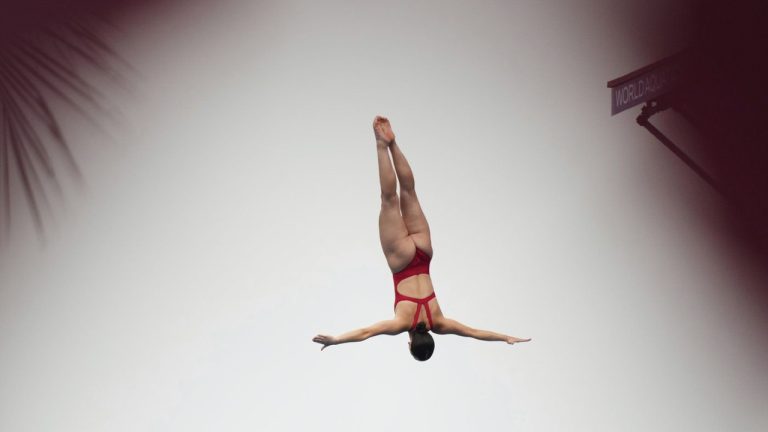 Simone Leathead of Canada competes in the women's 20m platform final at the World Aquatics Championships in Singapore, Saturday, July 26, 2025. (Vincent Thian/AP)