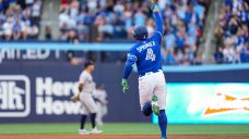 Blue Jays complete four-game sweep of Yankees to take AL East lead