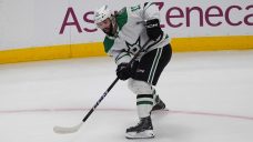 Stars re-sign Blackwell to two-year, $1.55M deal