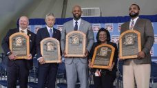 Ichiro adds humorous touches to Hall of Fame induction ceremonies