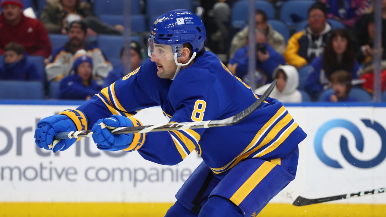 Senators re-acquire Dennis Gilbert from Flyers for Max Guenette