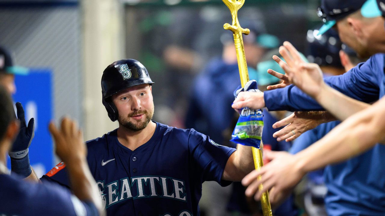 Raleigh sets Mariners record for home runs in win over Astros ...