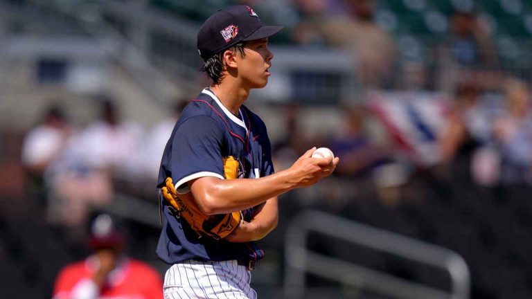  Jonah Tong #16 of the New York Mets pitches in the second inning during the 2025 All-Star Futures Game at Truist Park on July 12, 2025 in Atlanta, Georgia. (Matt Dirksen/Getty Images)
