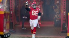 Reports: Chiefs make Trey Smith highest-paid guard in NFL