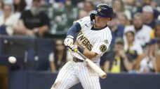 Collins homers off Diaz to give MLB-best Brewers walk-off win over Mets