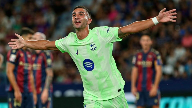 Barcelona's Ferran Torres reacts after scoring during the La Liga soccer match between Levante and Barcelon in Valencia, Spain, Saturday, Aug. 23, 2025. (AP Photo/Alberto Saiz)