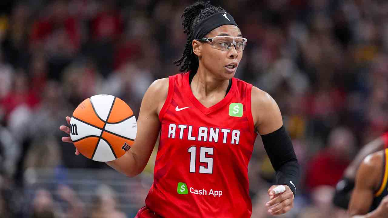 Dream leading scorer Allisha Gray ruled out for rest of Game 1 with hand injury