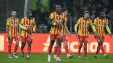 Keeper’s red card blows it for Brest and Lens comes from behind for Ligue 1 win
