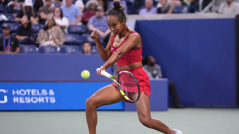 Leylah Fernandez, of Canada, returns a shot to Aryna Sabalenka, of Belarus, during the third round of the U.S . Open tennis championships, Friday, Aug. 29, 2025, in New York. (Frank Franklin II/AP)
