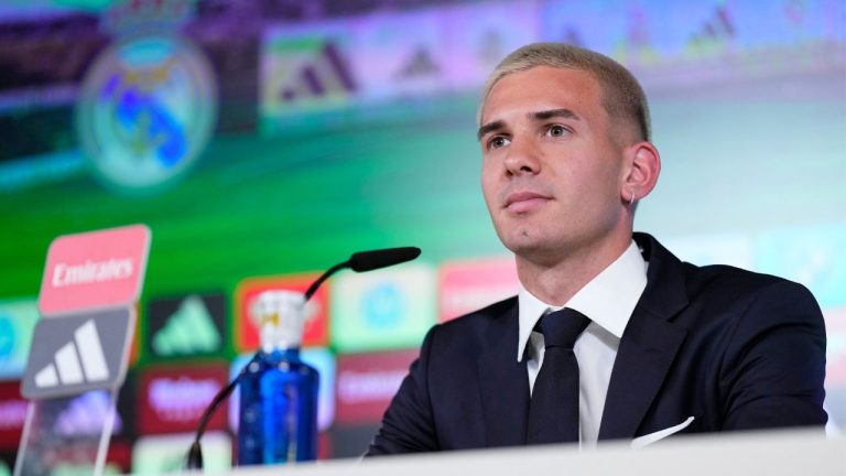 Real Madrid's new signing Argentine soccer player Franco Mastantuono attends during a press conference during his official presentation at Real Madrid's Valdebebas training ground in Madrid, Spain, Thursday, Aug. 14, 2025. (AP Photo/Manu Fernandez)
