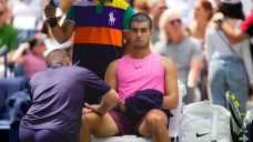 Carlos Alcaraz’s brief knee problem at US Open doesn’t slow him down in win