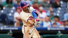 Phillies&#8217; Turner leaves vs. Marlins with right hamstring strain