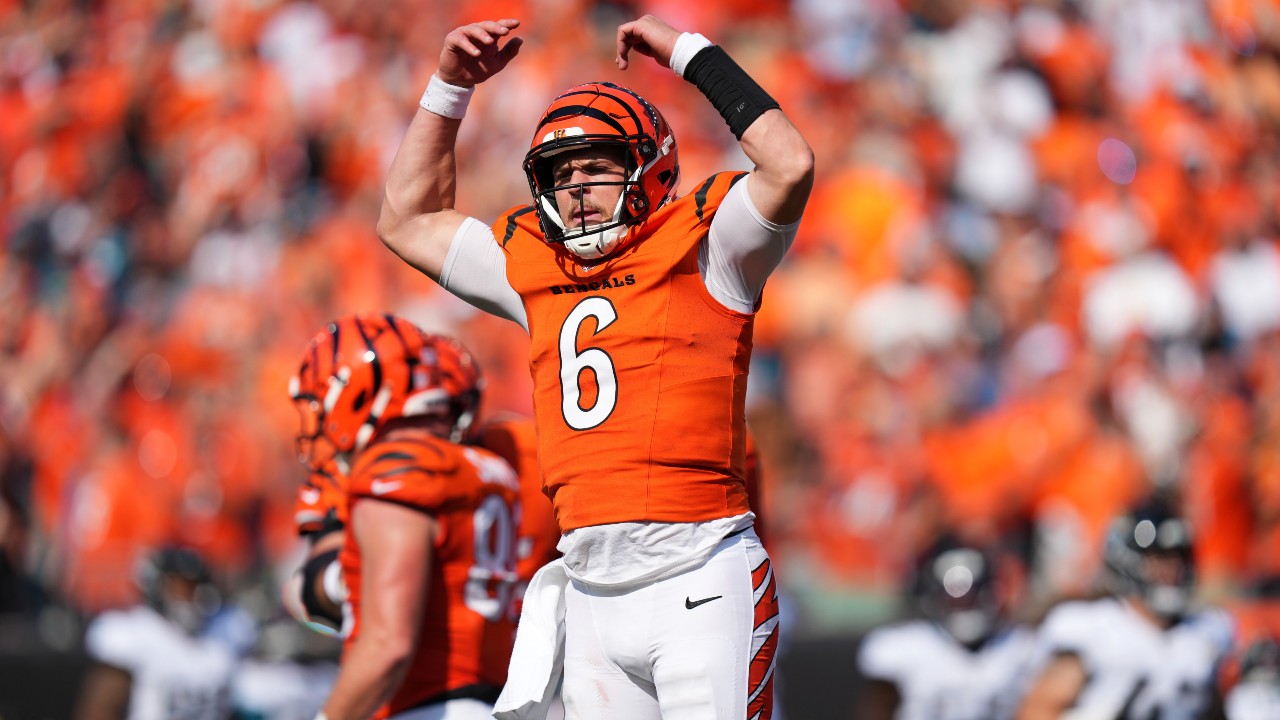 Browning relieves injured Burrow, runs for late TD as Bengals outlast Jaguars