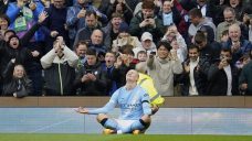 Premier League Roundup: City wins Manchester Derby, Liverpool stays perfect