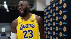LeBron misses Lakers’ first practice of training camp due to minor injury