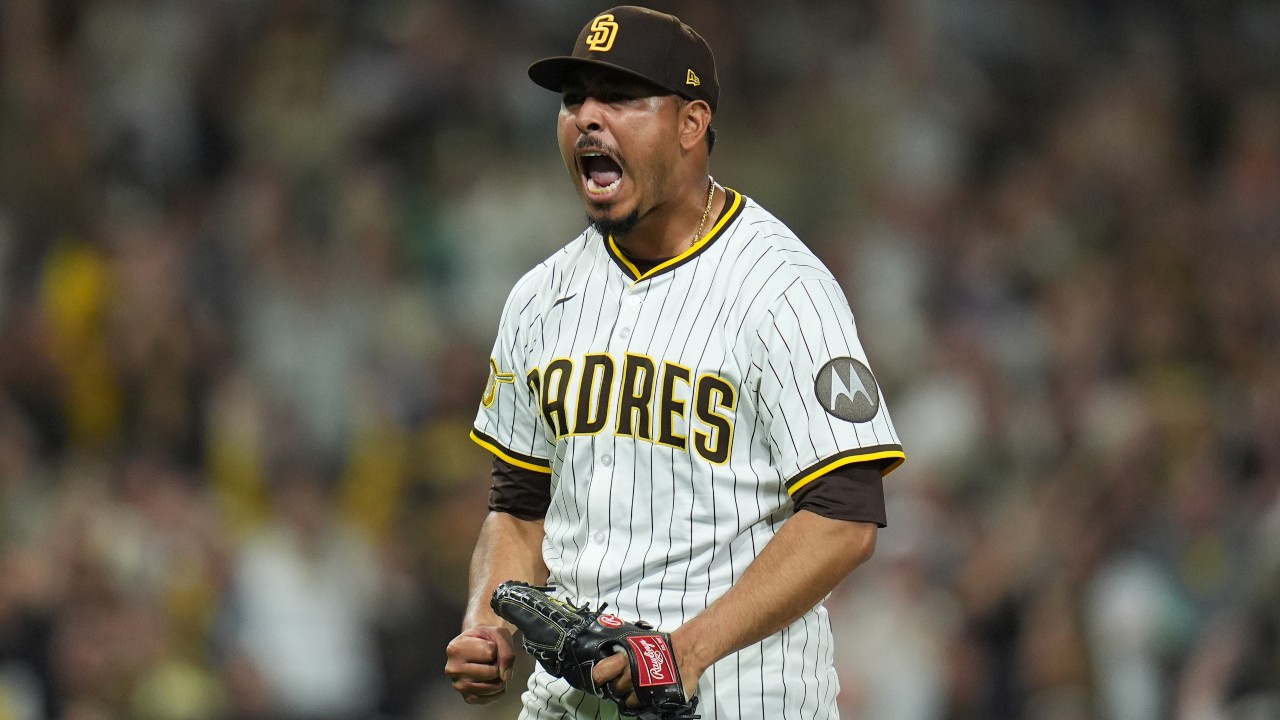 Fermin’s walk-off single sends Padres into playoffs with win over Brewers