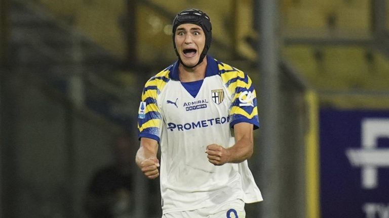 Parma's Mateo Pellegrino Casalanguida celebrates after scoring his side's second goal during a Serie A match between Parma and Torino at the Ennio Tardini Stadium in Parma, northern Italy, Monday, Sept. 29, 2025. (Massimo Paolone/LaPresse via AP)