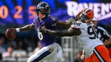 Jackson throws four TDs, Ravens close strong to blowout Browns
