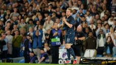 Kevin De Bruyne&#8217;s Man City return lasts only 26 minutes due to Napoli red card
