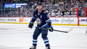 Winnipeg Jets centre Jonathan Toews plays a pre-season game against the Edmonton Oilers. (Jonathan Kozub/Winnipeg Jets)