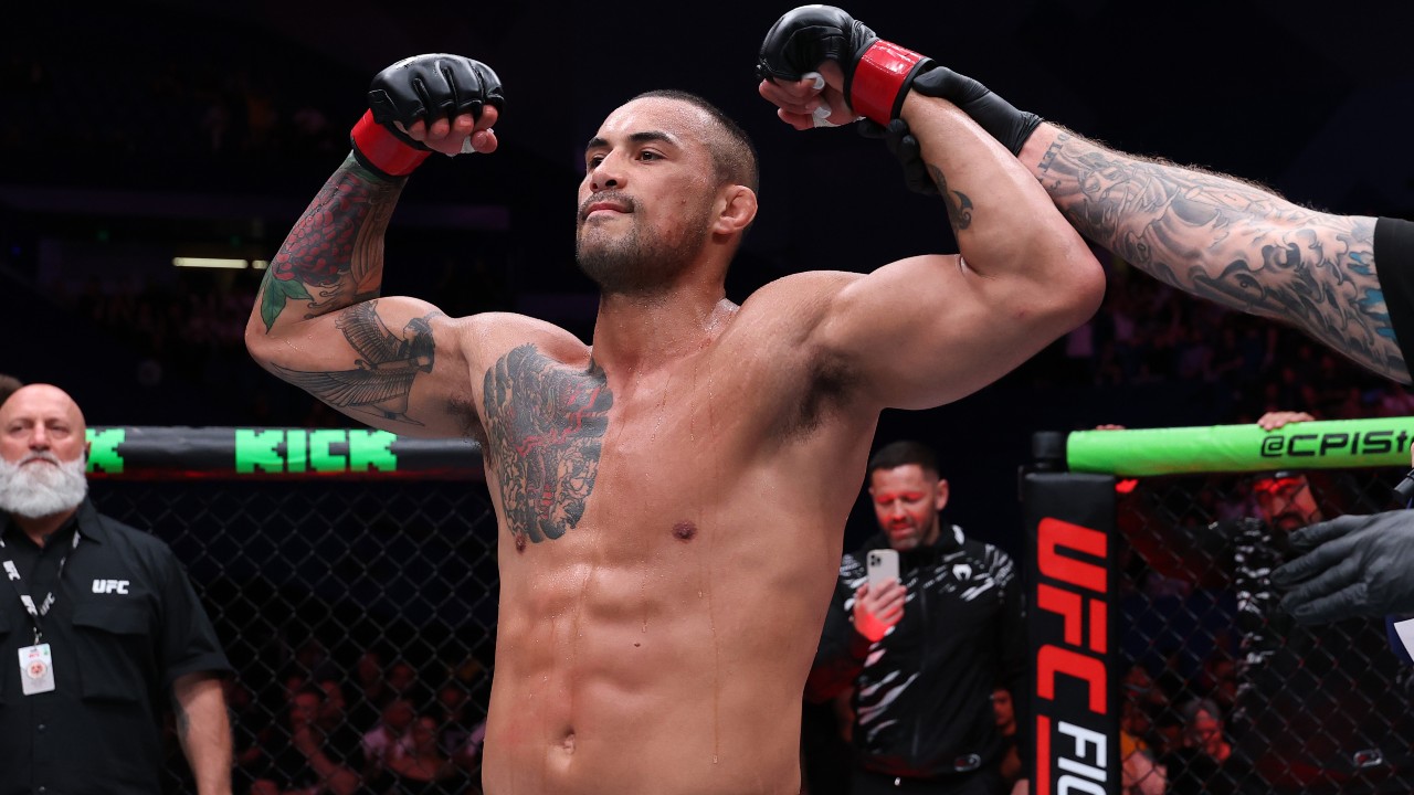 Carlos Ulberg knocks out Dominick Reyes at UFC Perth to inch closer to title