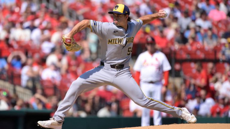 Milwaukee Brewers starting pitcher Robert Gasser throws against the St. Louis Cardinals during the first inning of a baseball game Sunday, Sept. 21, 2025, in St. Louis. (Jeff Le/AP Photo)