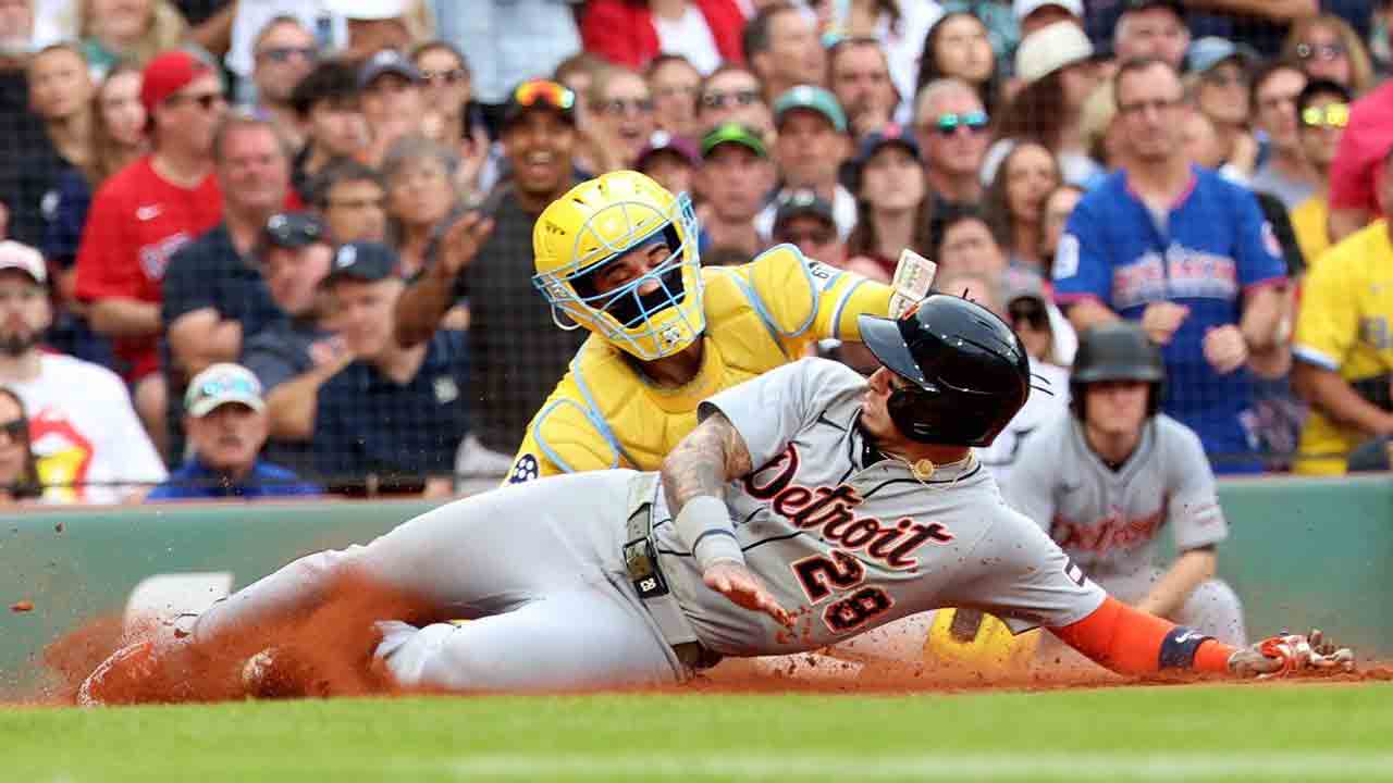 Tigers clinch AL playoff berth with win over Red Sox