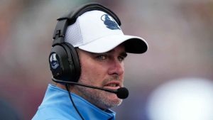 Toronto Argonauts head coach Ryan Dinwiddie looks on from the sidelines during the second half of CFL action. (Darren Calabrese/CP)