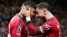 Premier League Roundup: Man United wins chaotic match against Chelsea
