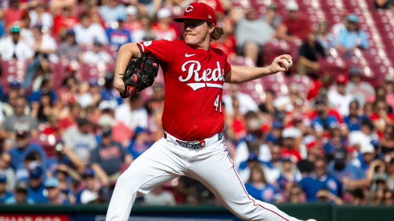 Cincinnati Reds pitcher Andrew Abbott delivers in the third inning of a baseball game against the Chicago Cubs, Sunday, Sept. 21, 2025, in Cincinnati. (Michael Swensen/AP Photo)