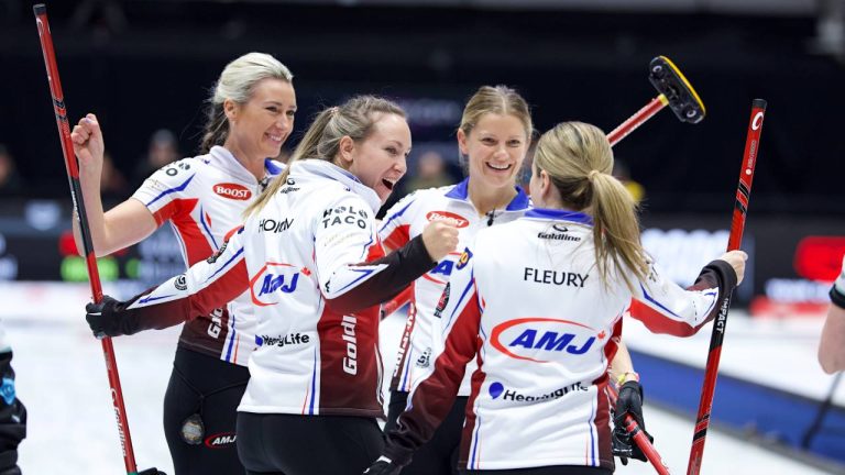Canada’s Team Rachel Homan celebrates her 19th Grand Slam of Curling title with teammates Emma Miskew (back left) Tracy Fleury (front right) and Sarah Wilkes (back right) after beating Switzerland’s Team Silvana Tirinzoni at the CO-OP Tour Challenge, Sunday Oct. 19, 2025, in Nisku, Alta. (Anil Mungal/TCG)
