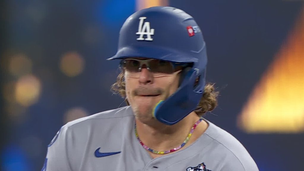 Dodgers' Kiké Hernández opens scoring in World Series with RBI single