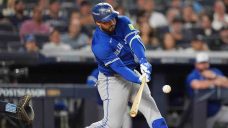 Santander returns to Blue Jays lineup for Game 3 of ALCS vs. Mariners