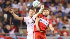 Mihailovic scores late in stoppage time as Toronto FC rallies to draw with Fire