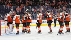 NHL Roundup: Tocchet gets first Flyers win in emotional home opener vs. Panthers