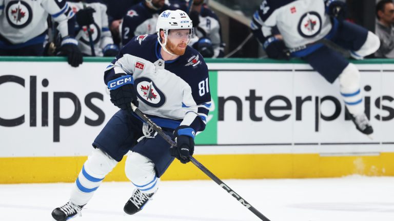 Winnipeg Jets left wing Kyle Connor controls the puck in the second period of Game 4 of a second-round NHL hockey playoff series against the Dallas Stars in Dallas, Thuesday, May 13, 2025. (Gareth Patterson/AP)