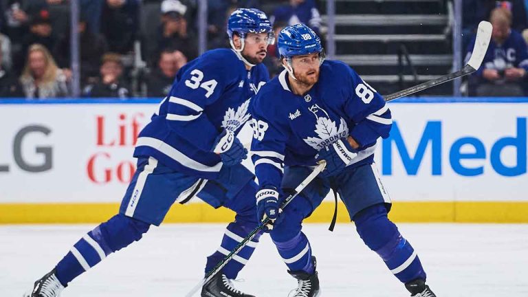 Toronto Maple Leafs' William Nylander moves up the ice alongside teammate Auston Matthews. (Sammy Kogan/CP)